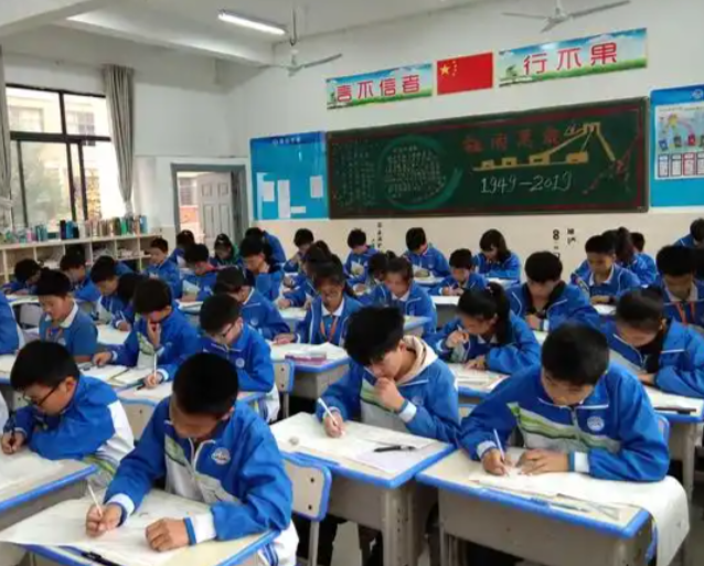 采用名校薄弱校新建校合作校的办学形式